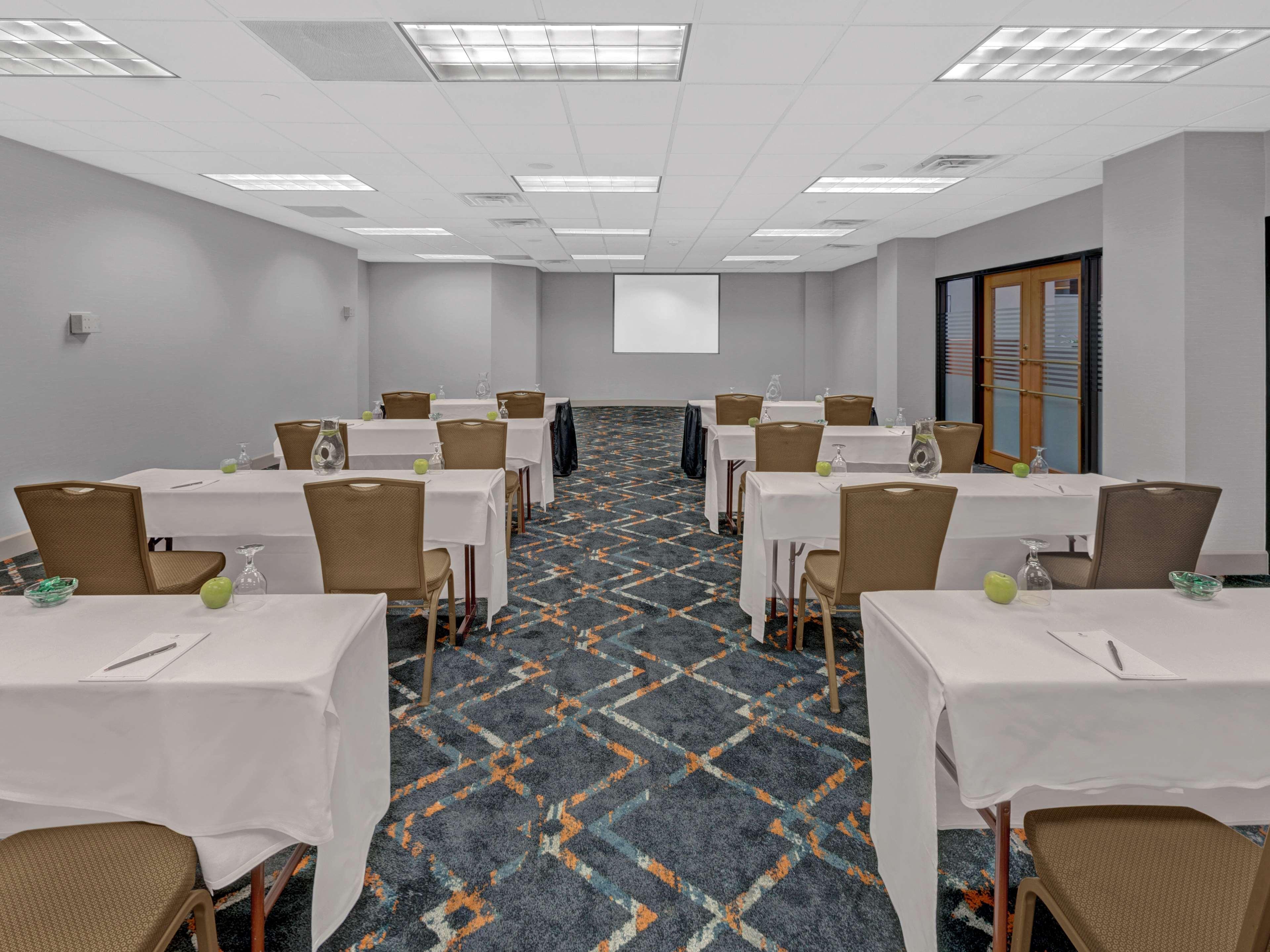 Embassy Suites By Hilton Oklahoma City Will Rogers Airport Zewnętrze zdjęcie