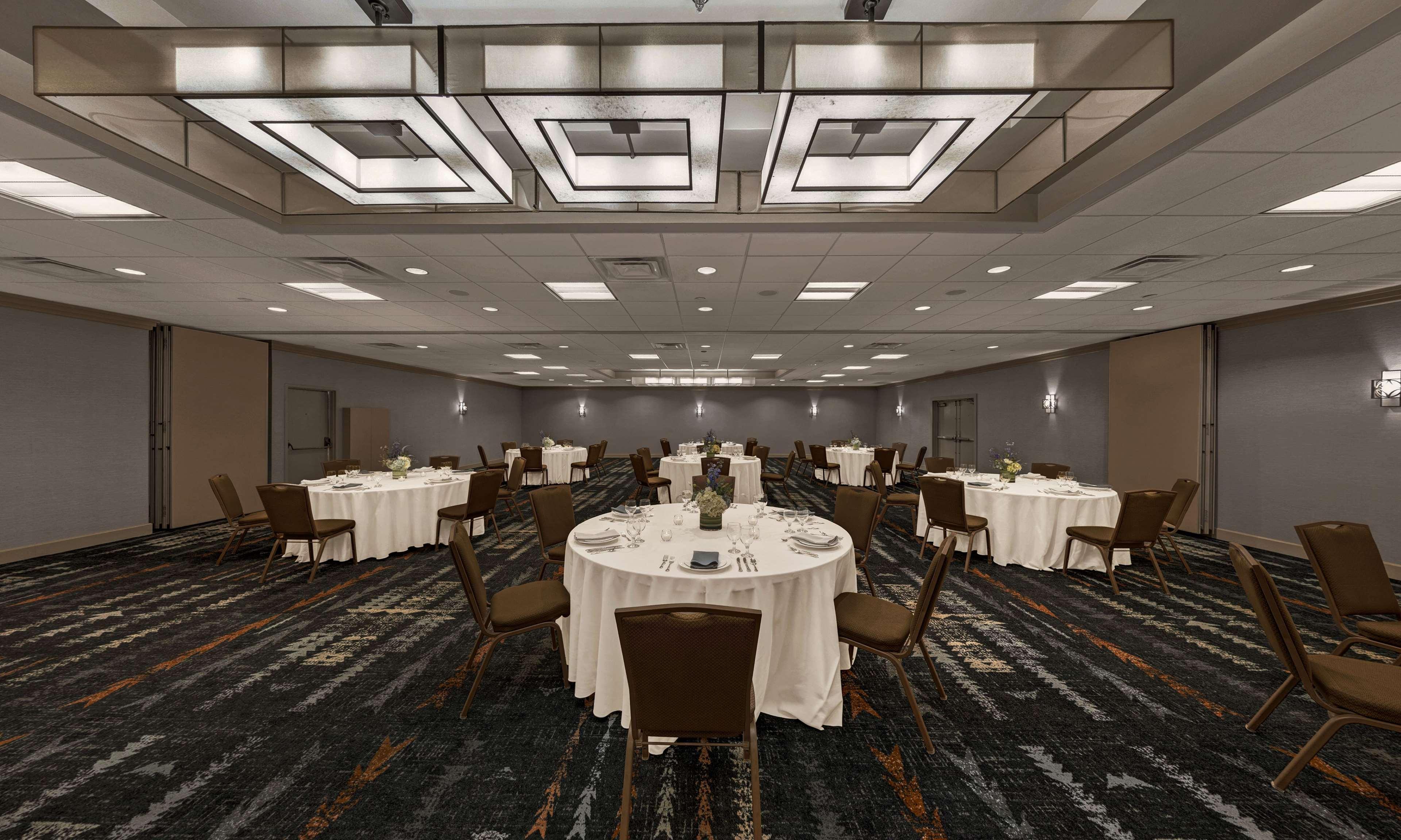 Embassy Suites By Hilton Oklahoma City Will Rogers Airport Zewnętrze zdjęcie