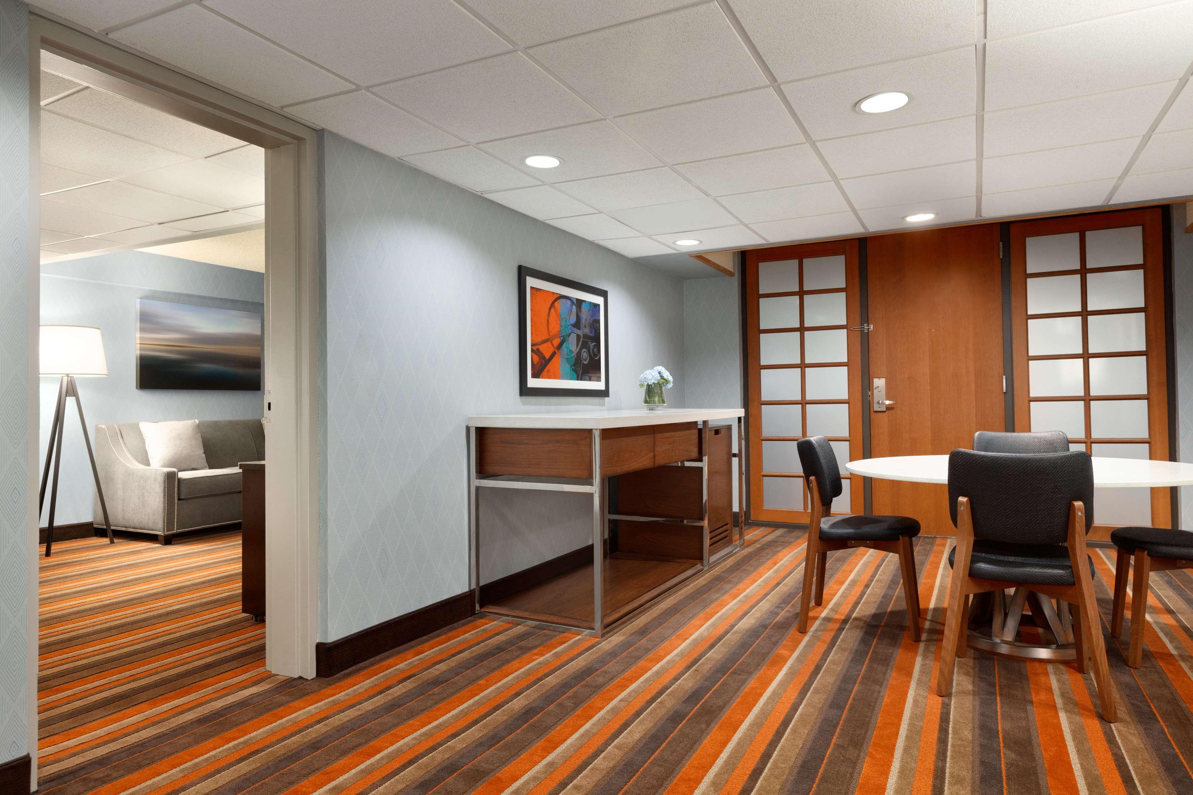 Embassy Suites By Hilton Oklahoma City Will Rogers Airport Zewnętrze zdjęcie